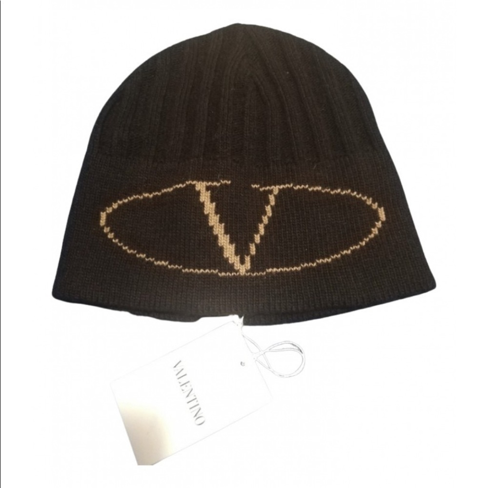 NWT Valentino wool beanie size medium